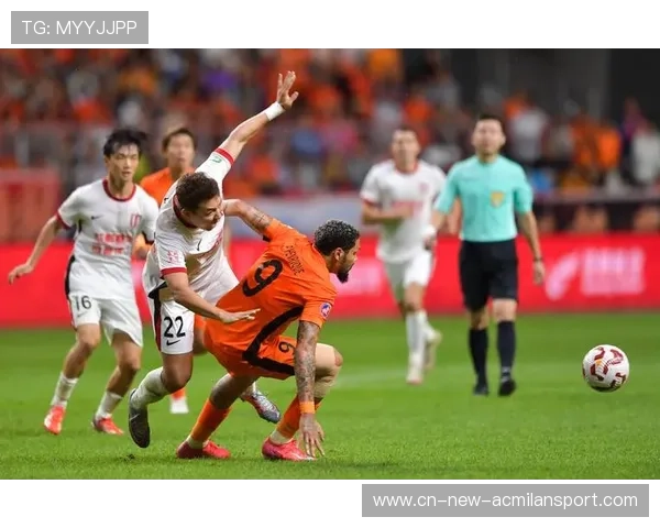 云南玉昆强势抢断，随后推进极具威胁